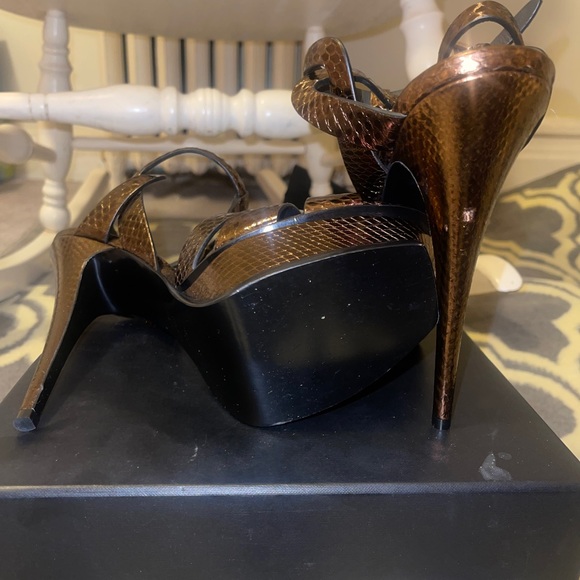 Saint Laurent Tribute Heels. - Picture 4 of 4